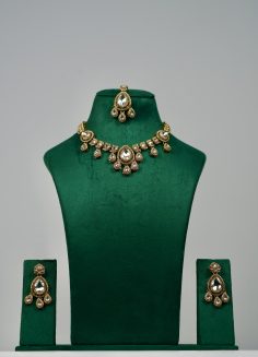 Zoya Choker Set